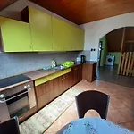Apartman Estike Merevfalú Kerti Medencével