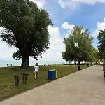 Estike Nyaralo Merevfalu Kerti Medencevel