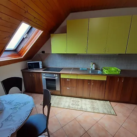 Apartment Estike Nyaralo Merevfalu Kerti Medencevel *