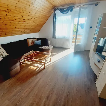 Apartment Estike Nyaralo Merevfalu Kerti Medencevel Zamardi