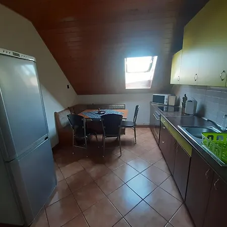 Estike Nyaralo Merevfalu Kerti Medencevel Apartment Zamardi